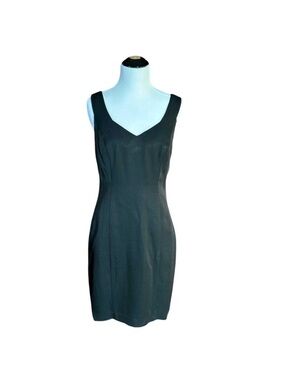 Elegant Black V-Neck Midi Dress